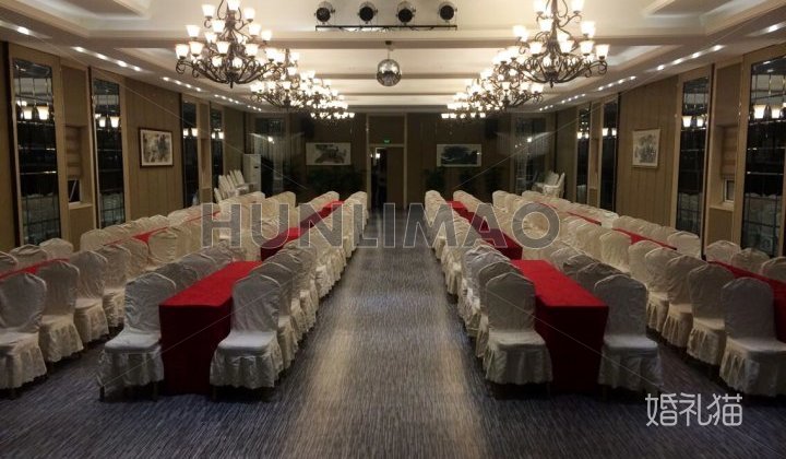 鞍山隆升华晨商务会馆-