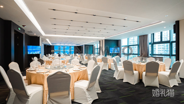 深圳市寶安體育館希爾頓歡朋酒店-