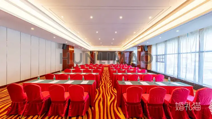 岷山天瑞大酒店 -