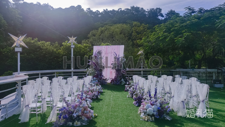 绿岛西餐户外草坪婚礼-