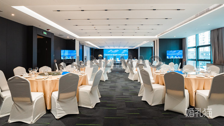 深圳市寶安體育館希爾頓歡朋酒店-