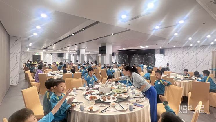 美华航空主题酒店-