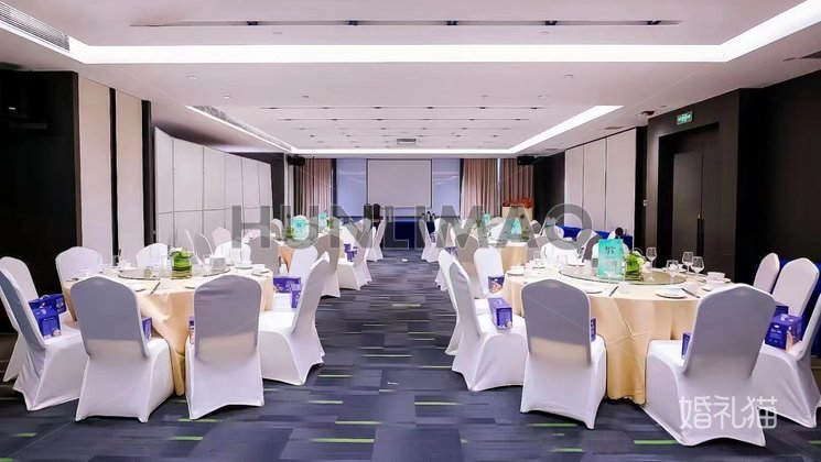 深圳市寶安體育館希爾頓歡朋酒店-