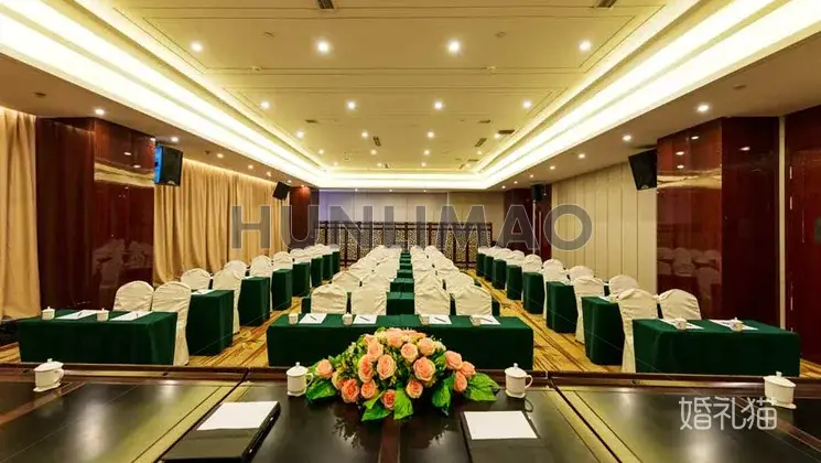 岷山天瑞大酒店 -