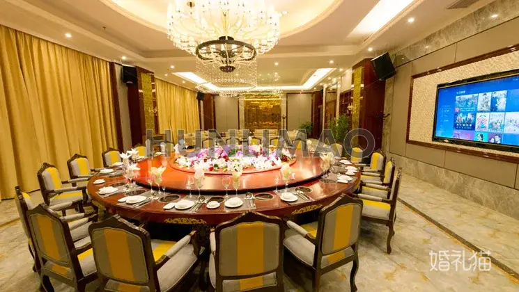 岷山天瑞大酒店 -