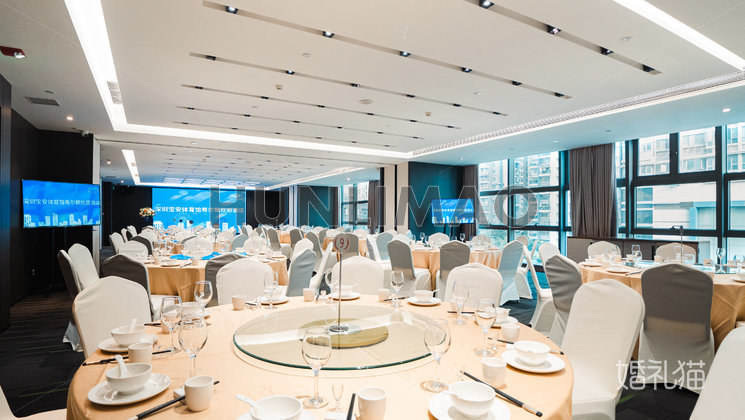 深圳市寶安體育館希爾頓歡朋酒店-